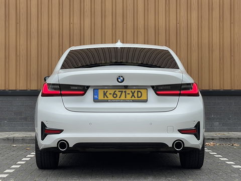 BMW 3 Serie 318i High Executive | Cruise Control | Achteruitrijcamera | Apple Carplay/Android Auto | Sfeerverlichting | Keyless Go | DAB | Lane Assist | Stoelverwarming | Navigatie |