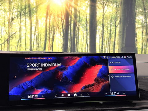 BMW X5 X-DRIVE 3.0D | M Pakket | 22'' lichtmetaal | Luchtvering | Trekhaak | 3500 Kg trekken | Panoramdak Sky Lounge | Bowers & Wilkins | BMW Individual Leder | X Offroad Pack | Alcantara Hemel |