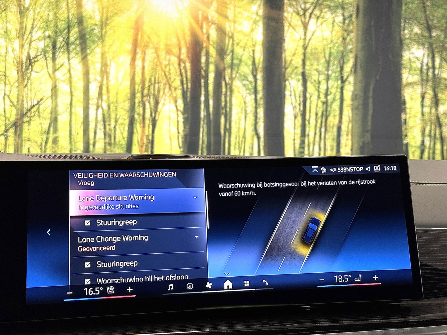 BMW X5 X-DRIVE 3.0D | M Pakket | 22'' lichtmetaal | Luchtvering | Trekhaak | 3500 Kg trekken | Panoramdak Sky Lounge | Bowers & Wilkins | BMW Individual Leder | X Offroad Pack | Alcantara Hemel |