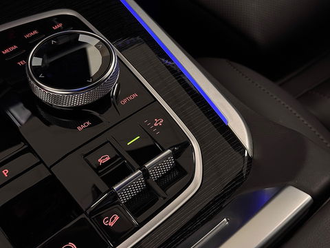 BMW X5 X-DRIVE 3.0D | M Pakket | 22'' lichtmetaal | Luchtvering | Trekhaak | 3500 Kg trekken | Panoramdak Sky Lounge | Bowers & Wilkins | BMW Individual Leder | X Offroad Pack | Alcantara Hemel |