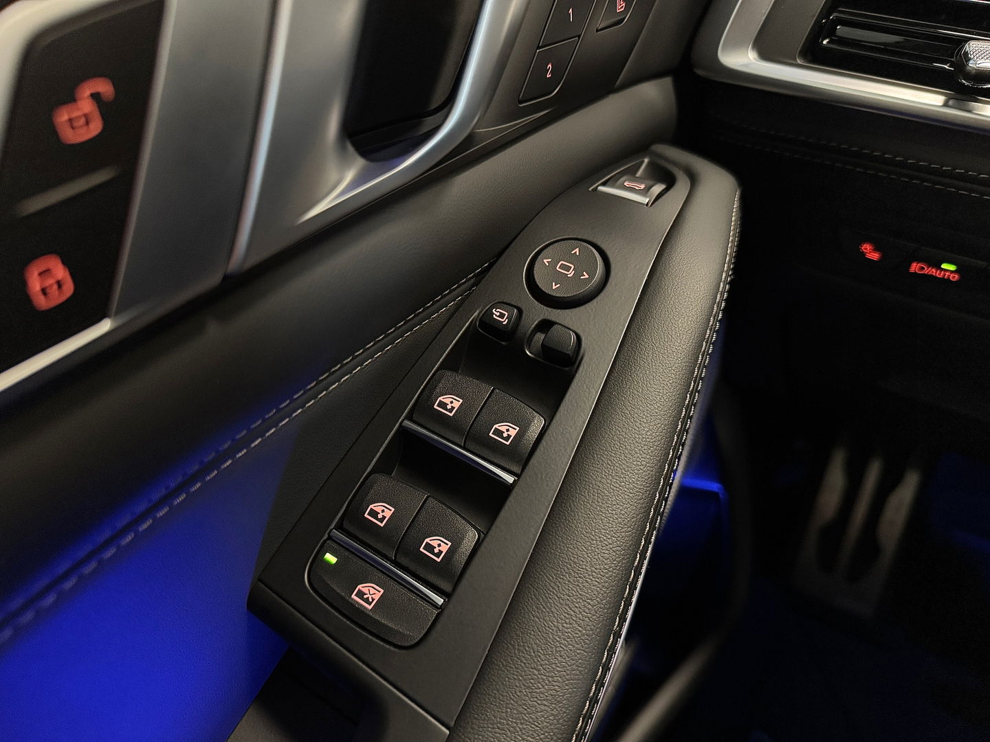 BMW X5 X-DRIVE 3.0D | M Pakket | 22'' lichtmetaal | Luchtvering | Trekhaak | 3500 Kg trekken | Panoramdak Sky Lounge | Bowers & Wilkins | BMW Individual Leder | X Offroad Pack | Alcantara Hemel |
