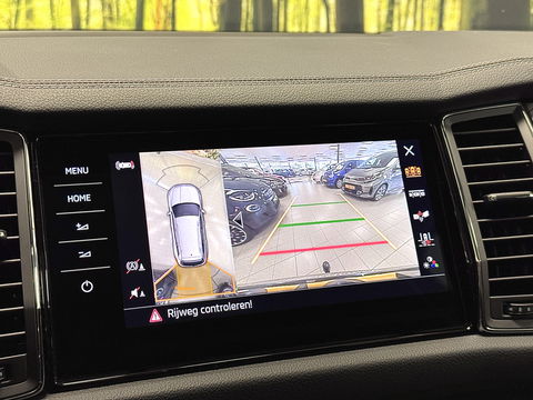 Škoda Kodiaq 1.5 TSI Business Edition Plus | Wegdraaibare Trekhaak | Elektrisch Panoramadak | 360° Camera | Adaptieve Cruise Control | Keyless Go/Entry | Apple Carplay | Memory Stoel | Stoelverwarming | Stuurverwarming |