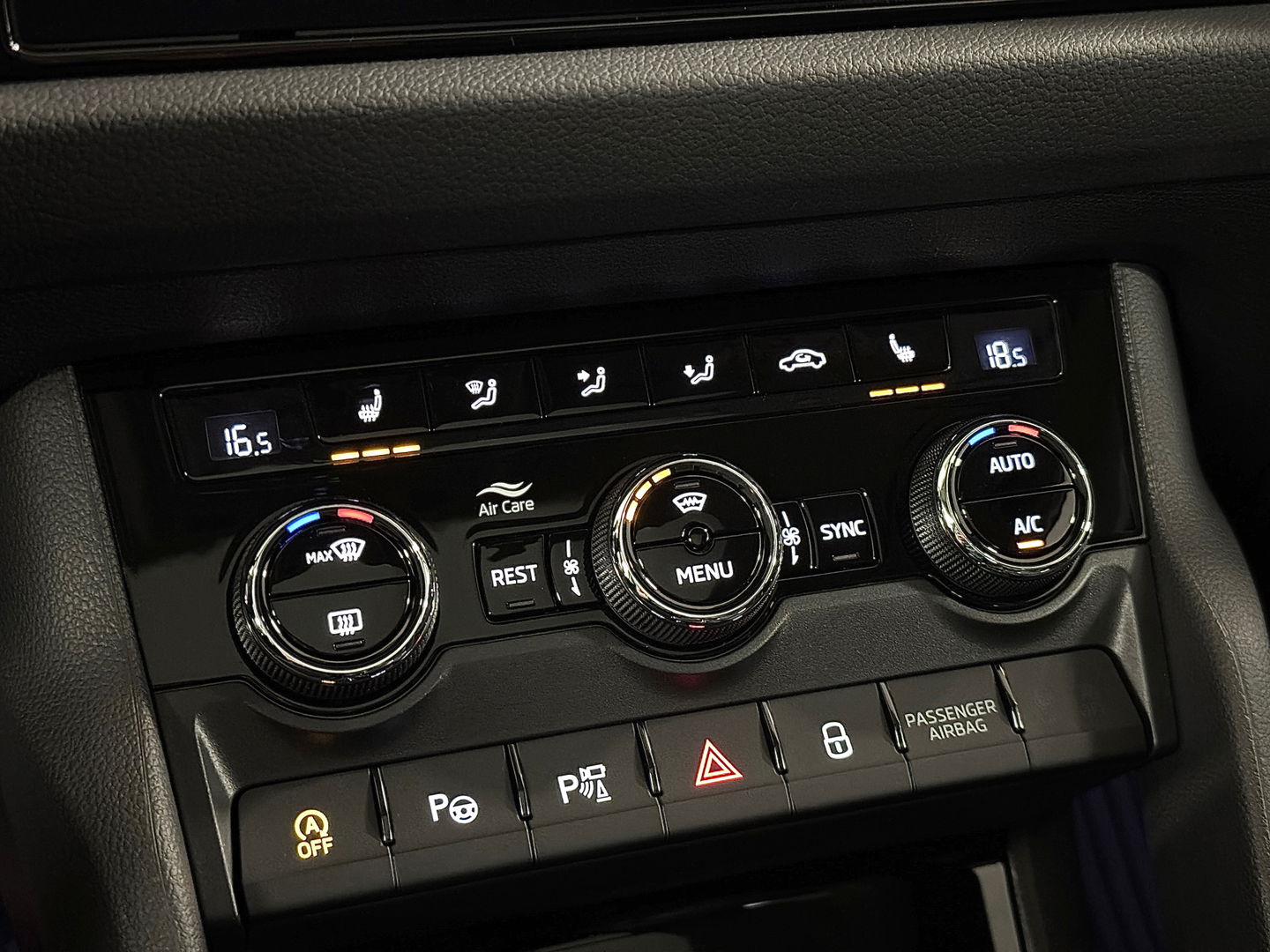 Škoda Kodiaq 1.5 TSI Business Edition Plus | Wegdraaibare Trekhaak | Elektrisch Panoramadak | 360° Camera | Adaptieve Cruise Control | Keyless Go/Entry | Apple Carplay | Memory Stoel | Stoelverwarming | Stuurverwarming |
