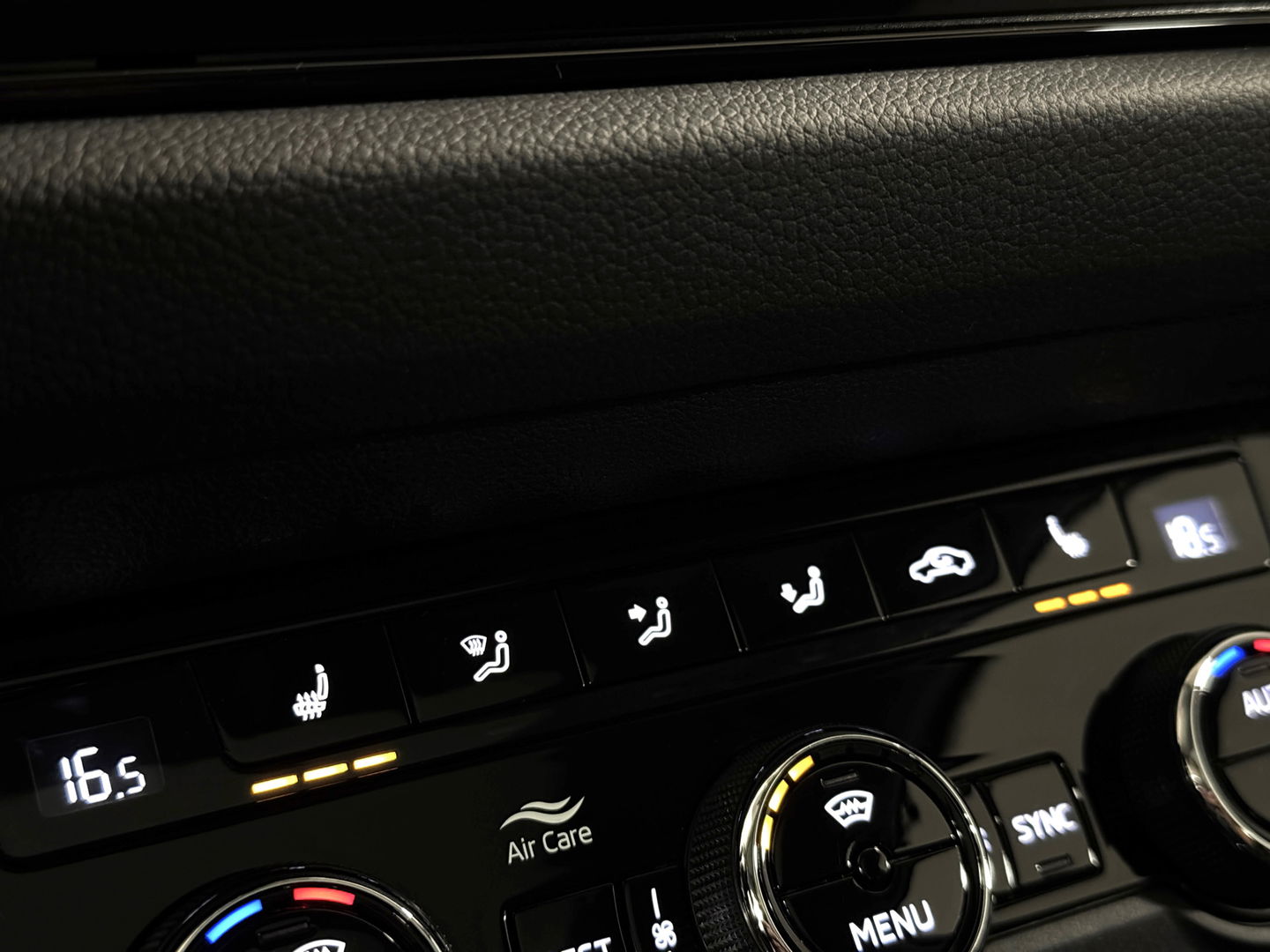 Škoda Kodiaq 1.5 TSI Business Edition Plus | Wegdraaibare Trekhaak | Elektrisch Panoramadak | 360° Camera | Adaptieve Cruise Control | Keyless Go/Entry | Apple Carplay | Memory Stoel | Stoelverwarming | Stuurverwarming |