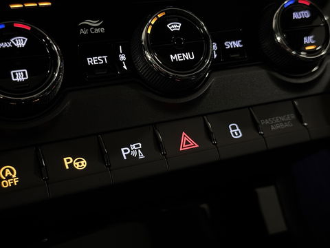 Škoda Kodiaq 1.5 TSI Business Edition Plus | Wegdraaibare Trekhaak | Elektrisch Panoramadak | 360° Camera | Adaptieve Cruise Control | Keyless Go/Entry | Apple Carplay | Memory Stoel | Stoelverwarming | Stuurverwarming |
