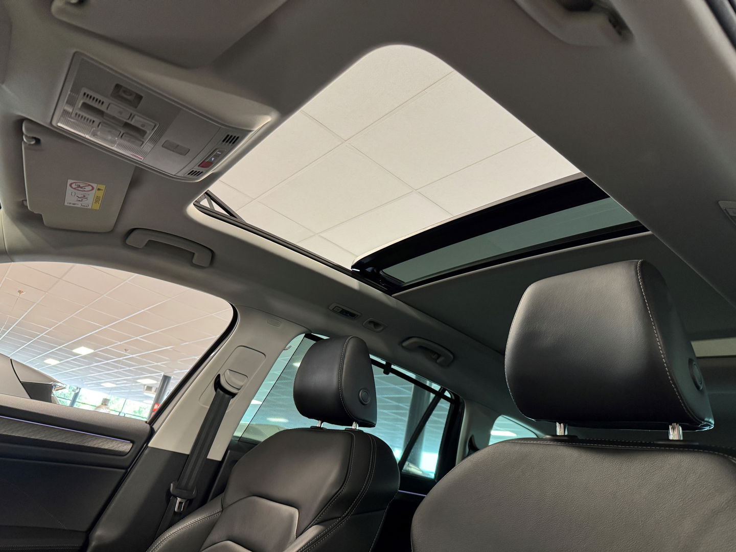 Škoda Kodiaq 1.5 TSI Business Edition Plus | Wegdraaibare Trekhaak | Elektrisch Panoramadak | 360° Camera | Adaptieve Cruise Control | Keyless Go/Entry | Apple Carplay | Memory Stoel | Stoelverwarming | Stuurverwarming |