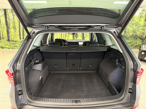 Škoda Kodiaq 1.5 TSI Business Edition Plus | Wegdraaibare Trekhaak | Elektrisch Panoramadak | 360° Camera | Adaptieve Cruise Control | Keyless Go/Entry | Apple Carplay | Memory Stoel | Stoelverwarming | Stuurverwarming |