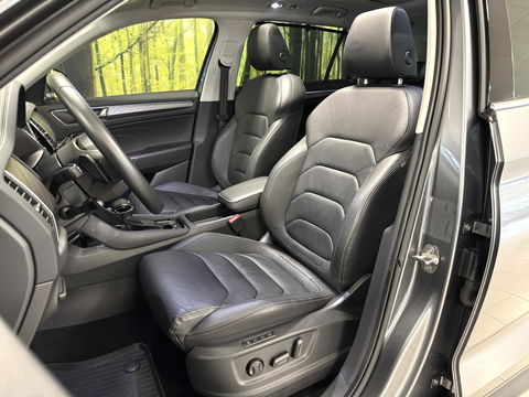 Škoda Kodiaq 1.5 TSI Business Edition Plus | Wegdraaibare Trekhaak | Elektrisch Panoramadak | 360° Camera | Adaptieve Cruise Control | Keyless Go/Entry | Apple Carplay | Memory Stoel | Stoelverwarming | Stuurverwarming |