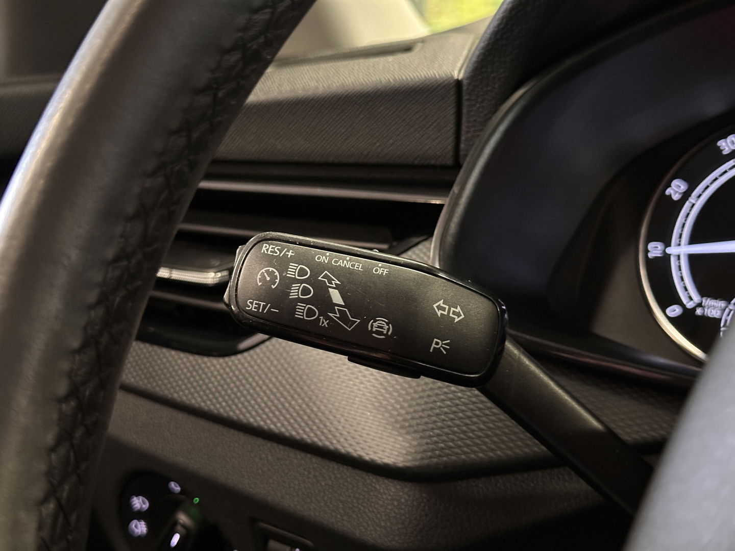 Škoda Scala 1.0 TSI Ambition | Cruise Control | Parkeersensoren Achter | Apple Carplay/Android Auto | Lane Assist | DAB | Bluetooth | Stop&Go |
