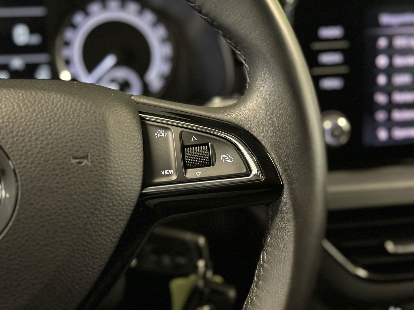 Škoda Scala 1.0 TSI Ambition | Cruise Control | Parkeersensoren Achter | Apple Carplay/Android Auto | Lane Assist | DAB | Bluetooth | Stop&Go |