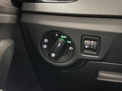 Škoda Scala 1.0 TSI Ambition | Cruise Control | Parkeersensoren Achter | Apple Carplay/Android Auto | Lane Assist | DAB | Bluetooth | Stop&Go |