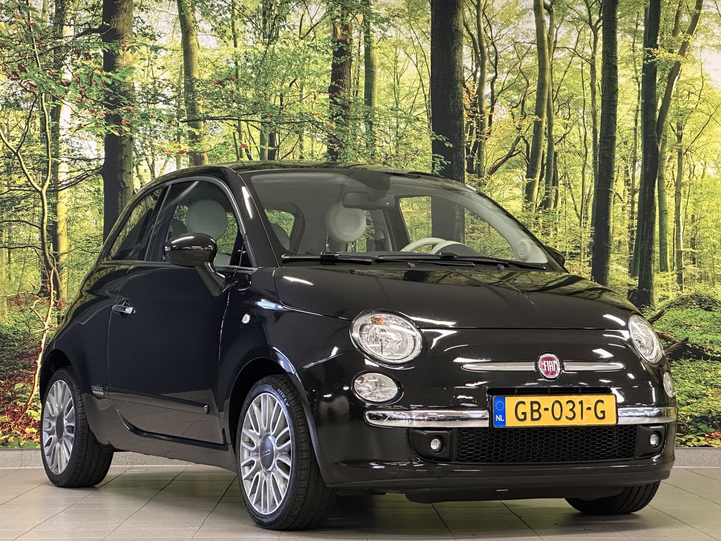 Fiat 500 1.2 Lounge | Origineel Nederlands! | Panoramadak | Parkeersensoren | Blue&Me | Airconditioning | 16" Lichtmetaal
