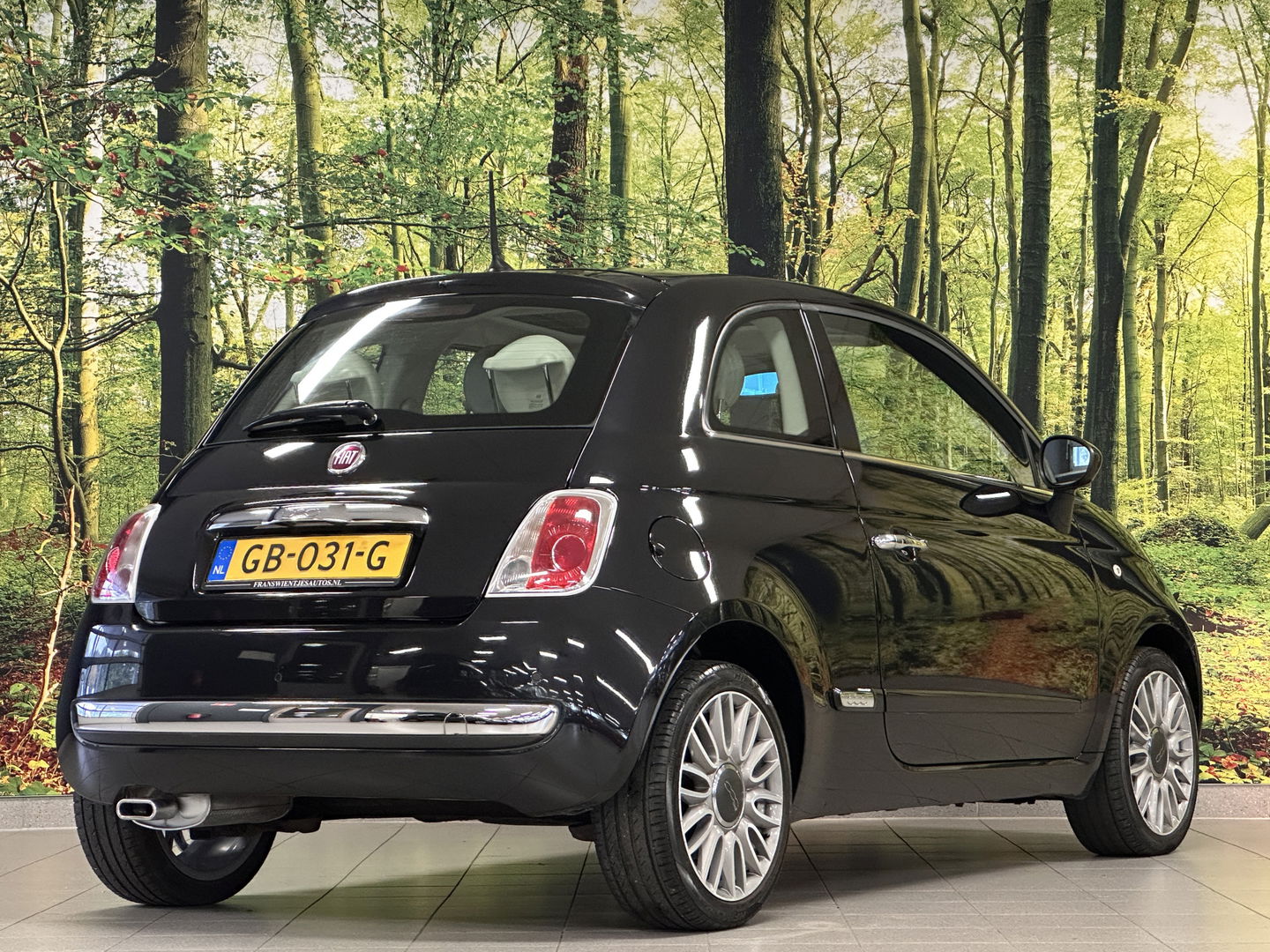 Fiat 500 1.2 Lounge | Origineel Nederlands! | Panoramadak | Parkeersensoren | Blue&Me | Airconditioning | 16" Lichtmetaal