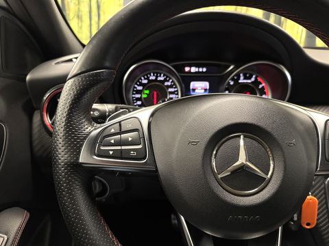 Mercedes-Benz A-Klasse AMG 45 4MATIC | Cruise Control | Panoramadak | Achteruitrijcamera | Stoelverwarming | Parkeersensoren | Navigatie | Stop&Go |