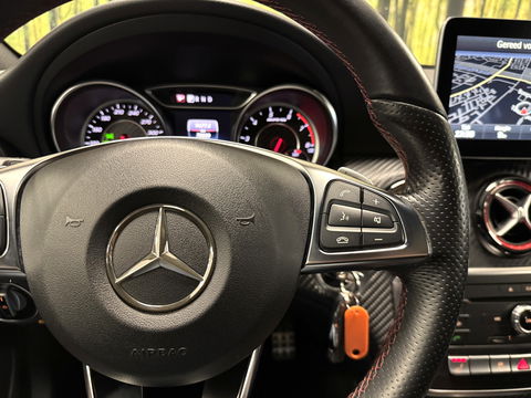 Mercedes-Benz A-Klasse AMG 45 4MATIC | Cruise Control | Panoramadak | Achteruitrijcamera | Stoelverwarming | Parkeersensoren | Navigatie | Stop&Go |