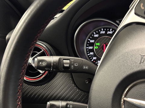 Mercedes-Benz A-Klasse AMG 45 4MATIC | Cruise Control | Panoramadak | Achteruitrijcamera | Stoelverwarming | Parkeersensoren | Navigatie | Stop&Go |