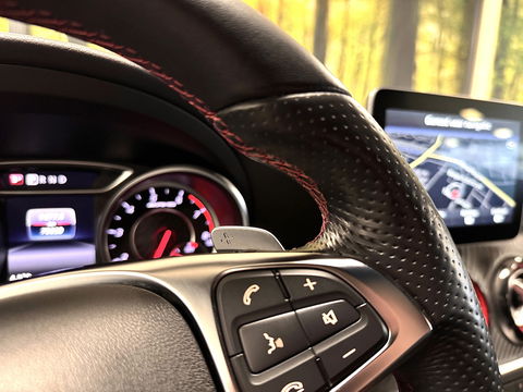 Mercedes-Benz A-Klasse AMG 45 4MATIC | Cruise Control | Panoramadak | Achteruitrijcamera | Stoelverwarming | Parkeersensoren | Navigatie | Stop&Go |