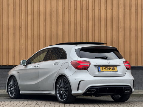 Mercedes-Benz A-Klasse AMG 45 4MATIC | Cruise Control | Panoramadak | Achteruitrijcamera | Stoelverwarming | Parkeersensoren | Navigatie | Stop&Go |