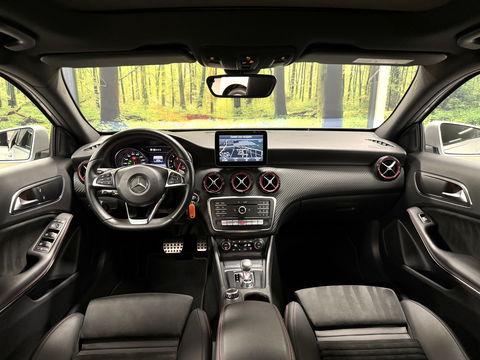 Mercedes-Benz A-Klasse AMG 45 4MATIC | Cruise Control | Panoramadak | Achteruitrijcamera | Stoelverwarming | Parkeersensoren | Navigatie | Stop&Go |