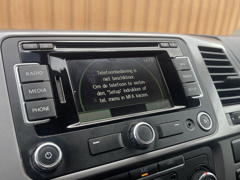 Volkswagen Transporter 2.0 TDI L1H1 BM DC Comfortline | Marge | 1e eigenaar | Cruise Control | Trekhaak | Parkeersensoren Achter | Airconditioning | Navigatie | Stop&Go | Betonplex | Wandbetimmering |