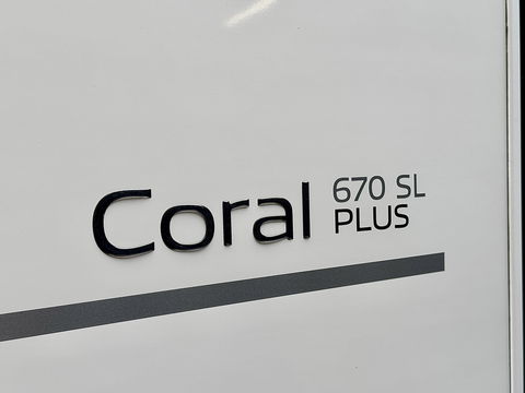 Adria CORAL 670 SL Plus | Automaat! | Euro 6! | Cruise control | Lengte bedden | Origineel Nederlands | Dak airco | Zonnepaneel | Nieuwstaat | Camera | Truma |