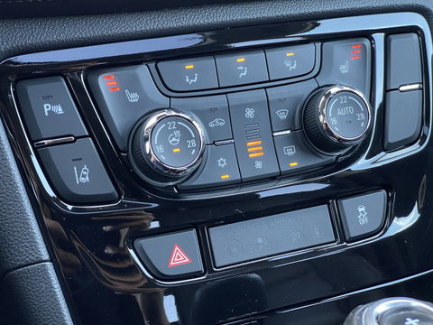 Opel Mokka X 1.4 Turbo Innovation | Apple Carplay | Schuif / Kanteldak | Achteruitrijcamera | Cruise Control | Keyless Go/Entry | Lane Assist | Stoelverwarming | Stuurverwarming | DAB | Bluetooth |