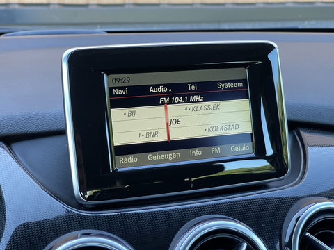Mercedes-Benz B-Klasse 180 Ambition | Cruise Control | Parkeersensoren | Airconditioning | Navigatie | Bluetooth | Lichtmetaal 16" | Isofix |