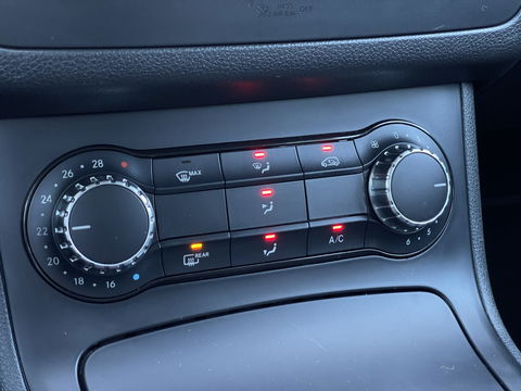 Mercedes-Benz B-Klasse 180 Ambition | Cruise Control | Parkeersensoren | Airconditioning | Navigatie | Bluetooth | Lichtmetaal 16" | Isofix |
