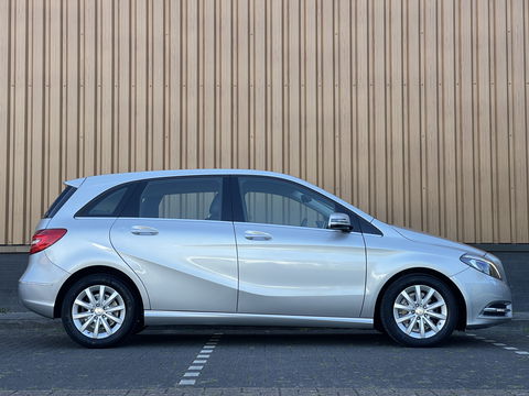 Mercedes-Benz B-Klasse 180 Ambition | Cruise Control | Parkeersensoren | Airconditioning | Navigatie | Bluetooth | Lichtmetaal 16" | Isofix |