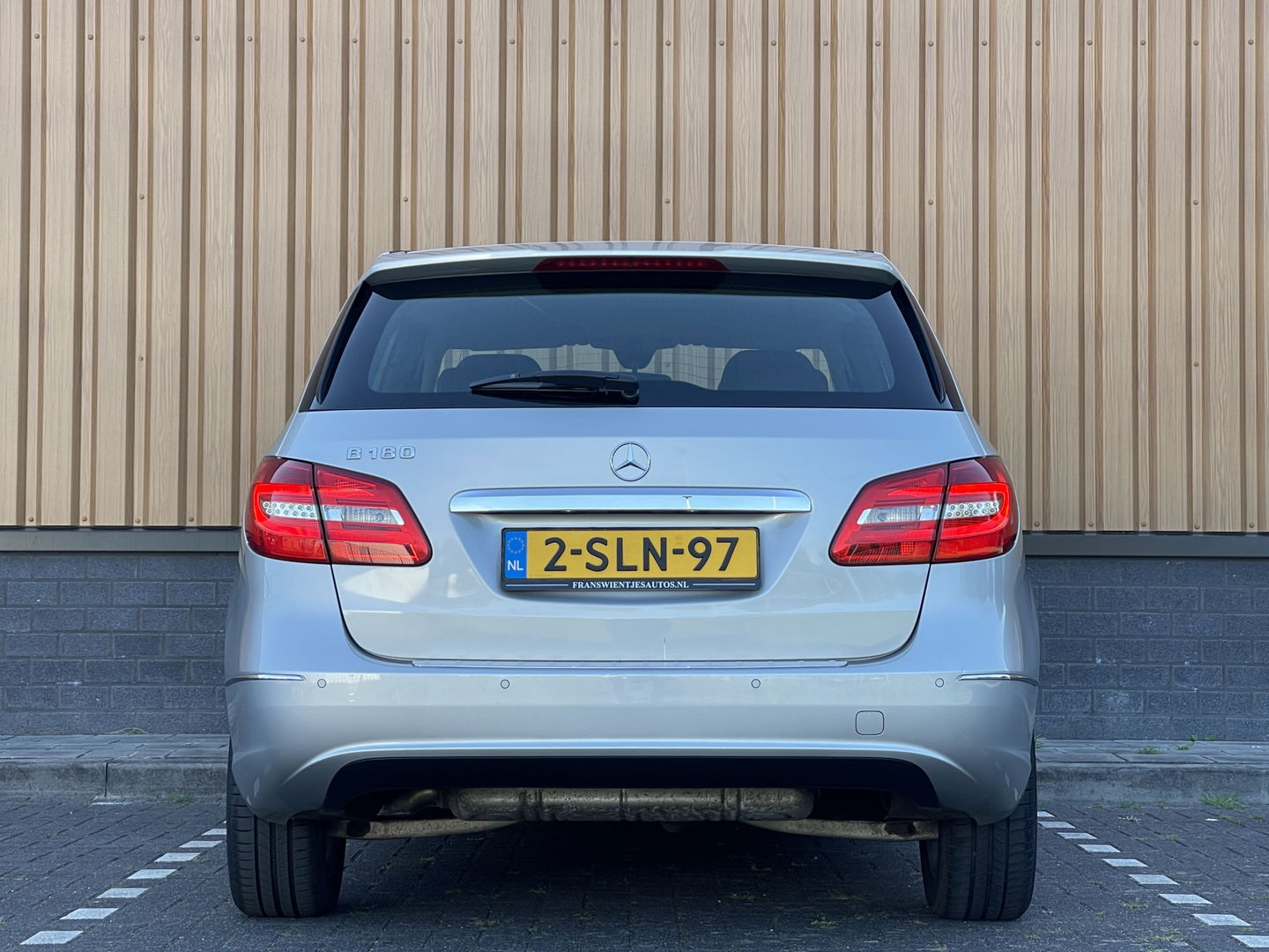 Mercedes-Benz B-Klasse 180 Ambition | Cruise Control | Parkeersensoren | Airconditioning | Navigatie | Bluetooth | Lichtmetaal 16" | Isofix |