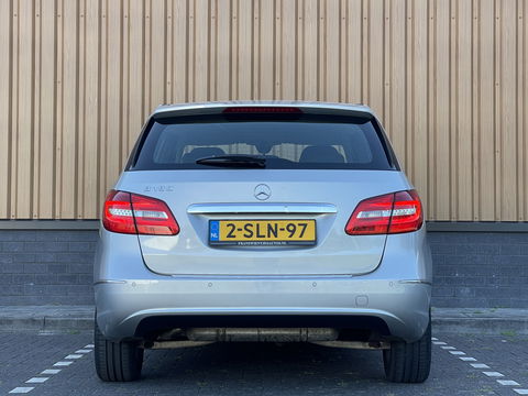 Mercedes-Benz B-Klasse 180 Ambition | Cruise Control | Parkeersensoren | Airconditioning | Navigatie | Bluetooth | Lichtmetaal 16" | Isofix |