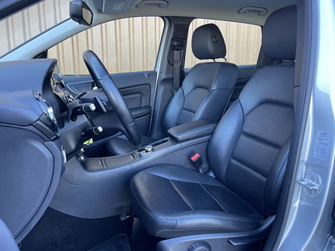 Mercedes-Benz B-Klasse 180 Ambition | Cruise Control | Parkeersensoren | Airconditioning | Navigatie | Bluetooth | Lichtmetaal 16" | Isofix |