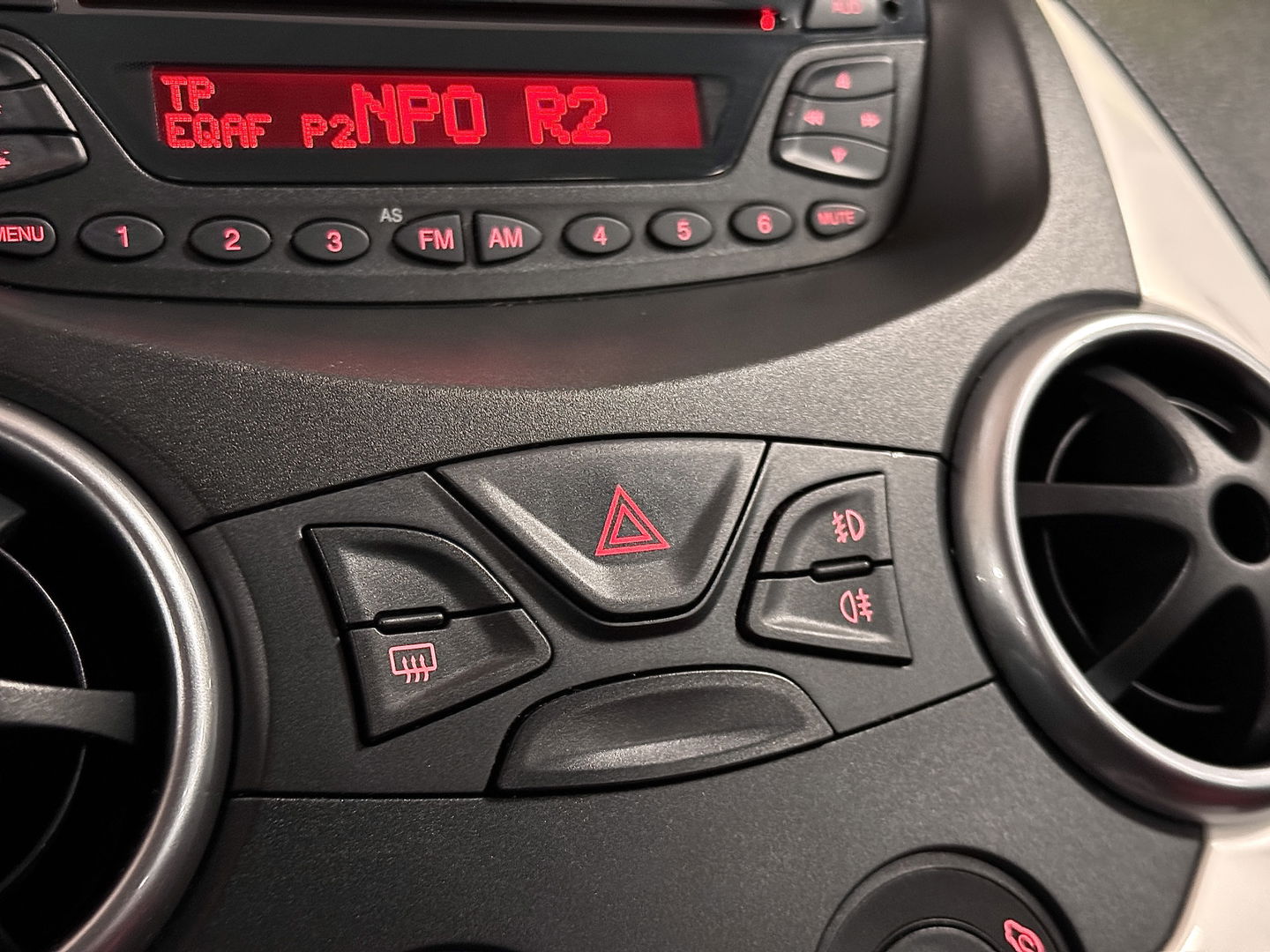 Ford Ka 1.2 Titanium | 43.219 KM! | Origineel Nederlands | Airconditioning | Elektrische Ramen | AUX | Radio/CD |