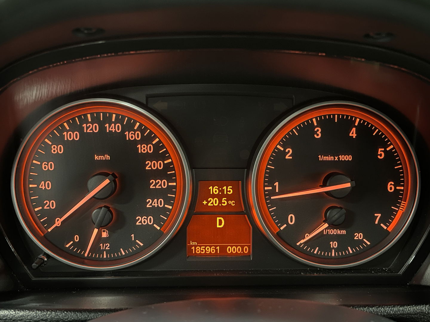 BMW X1 sDrive20i Upgrade Edition | Panorama dak | Origineel Nederlands | Cruise Control | Airconditioning | Parkeersensoren | Bluetooth |