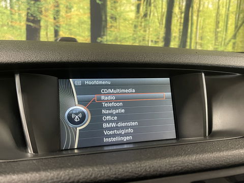 BMW X1 sDrive20i Upgrade Edition | Panorama dak | Origineel Nederlands | Cruise Control | Airconditioning | Parkeersensoren | Bluetooth |