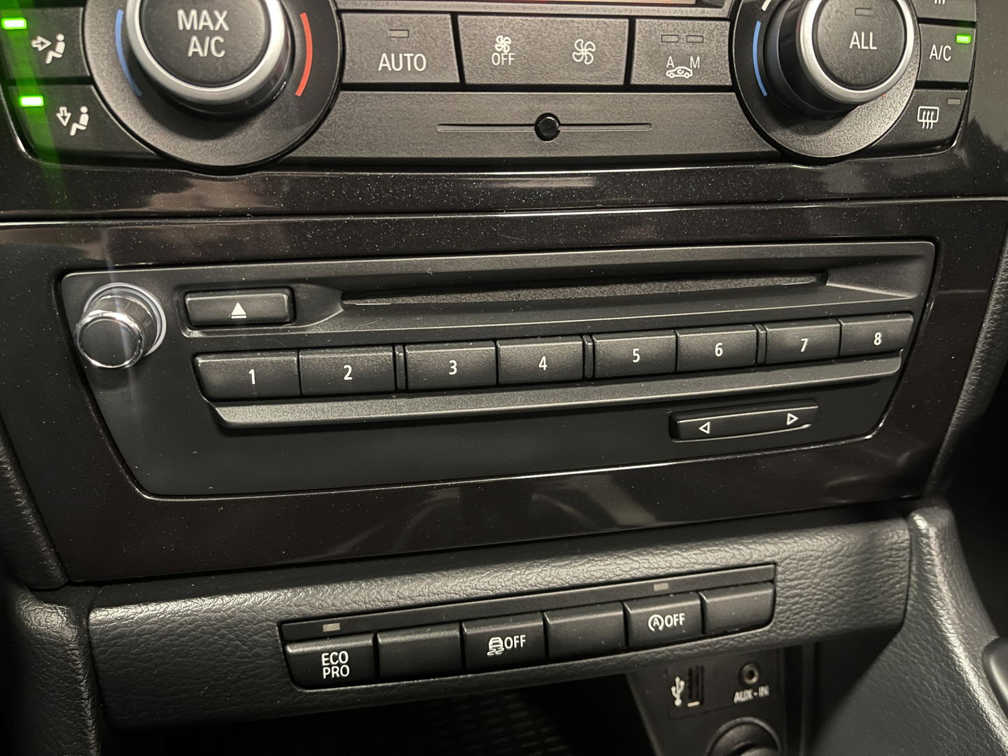 BMW X1 sDrive20i Upgrade Edition | Panorama dak | Origineel Nederlands | Cruise Control | Airconditioning | Parkeersensoren | Bluetooth |