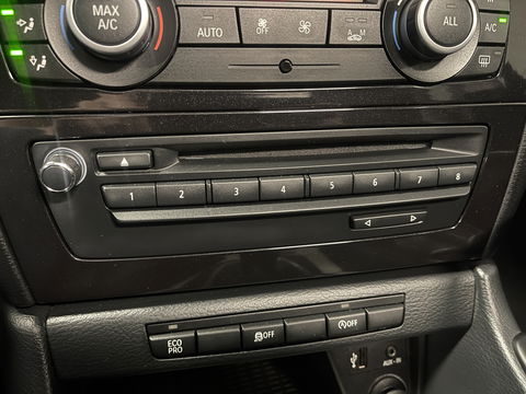 BMW X1 sDrive20i Upgrade Edition | Panorama dak | Origineel Nederlands | Cruise Control | Airconditioning | Parkeersensoren | Bluetooth |
