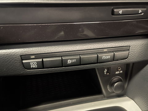 BMW X1 sDrive20i Upgrade Edition | Panorama dak | Origineel Nederlands | Cruise Control | Airconditioning | Parkeersensoren | Bluetooth |