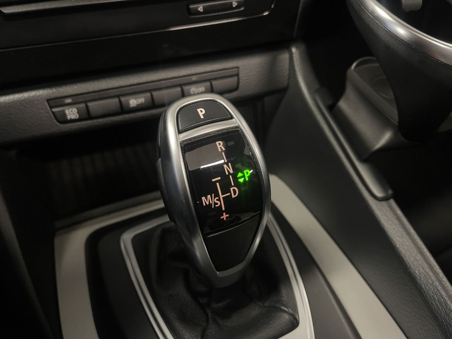 BMW X1 sDrive20i Upgrade Edition | Panorama dak | Origineel Nederlands | Cruise Control | Airconditioning | Parkeersensoren | Bluetooth |