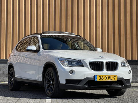 BMW X1 sDrive20i Upgrade Edition | Panorama dak | Origineel Nederlands | Cruise Control | Airconditioning | Parkeersensoren | Bluetooth |