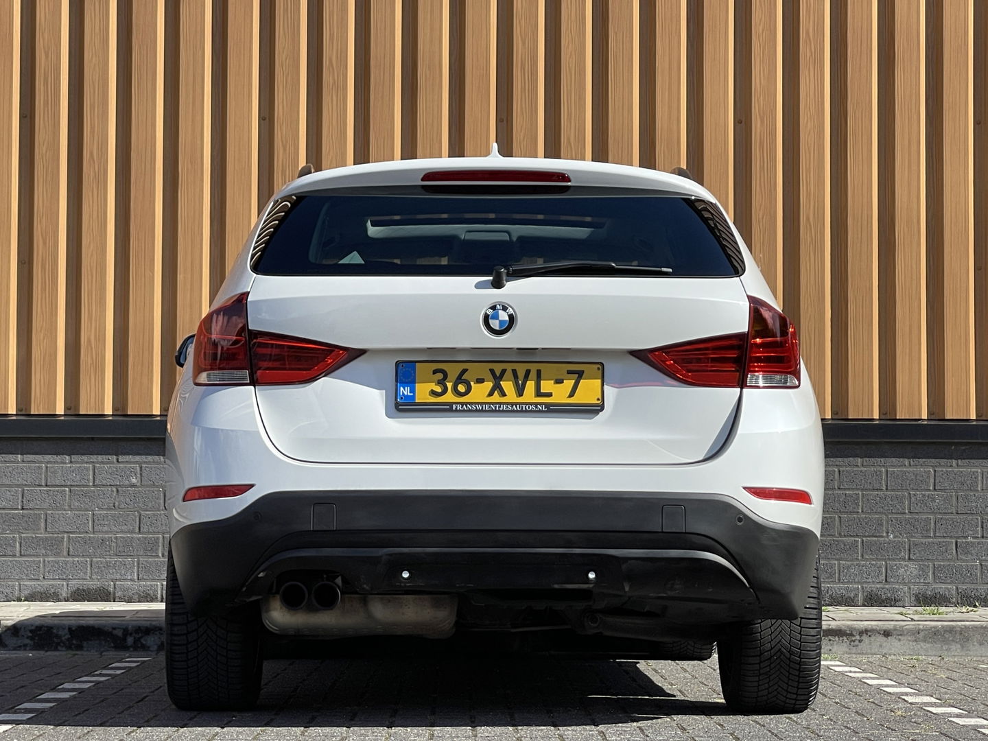 BMW X1 sDrive20i Upgrade Edition | Panorama dak | Origineel Nederlands | Cruise Control | Airconditioning | Parkeersensoren | Bluetooth |