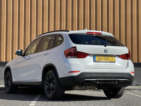 BMW X1 sDrive20i Upgrade Edition | Panorama dak | Origineel Nederlands | Cruise Control | Airconditioning | Parkeersensoren | Bluetooth |