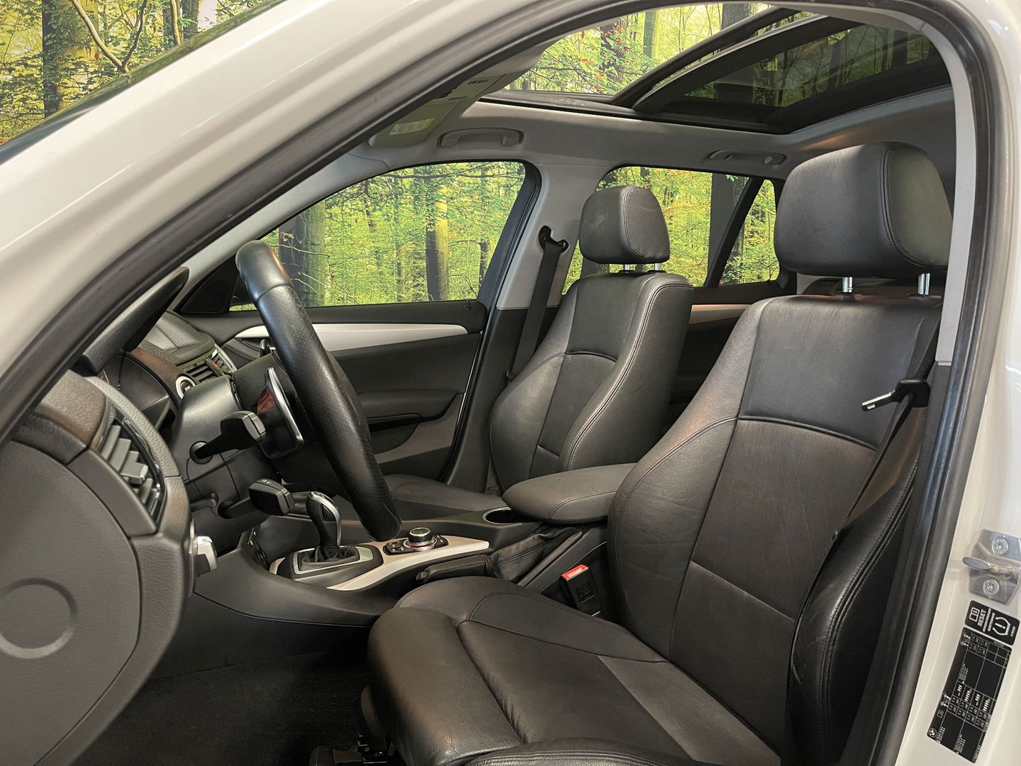 BMW X1 sDrive20i Upgrade Edition | Panorama dak | Origineel Nederlands | Cruise Control | Airconditioning | Parkeersensoren | Bluetooth |