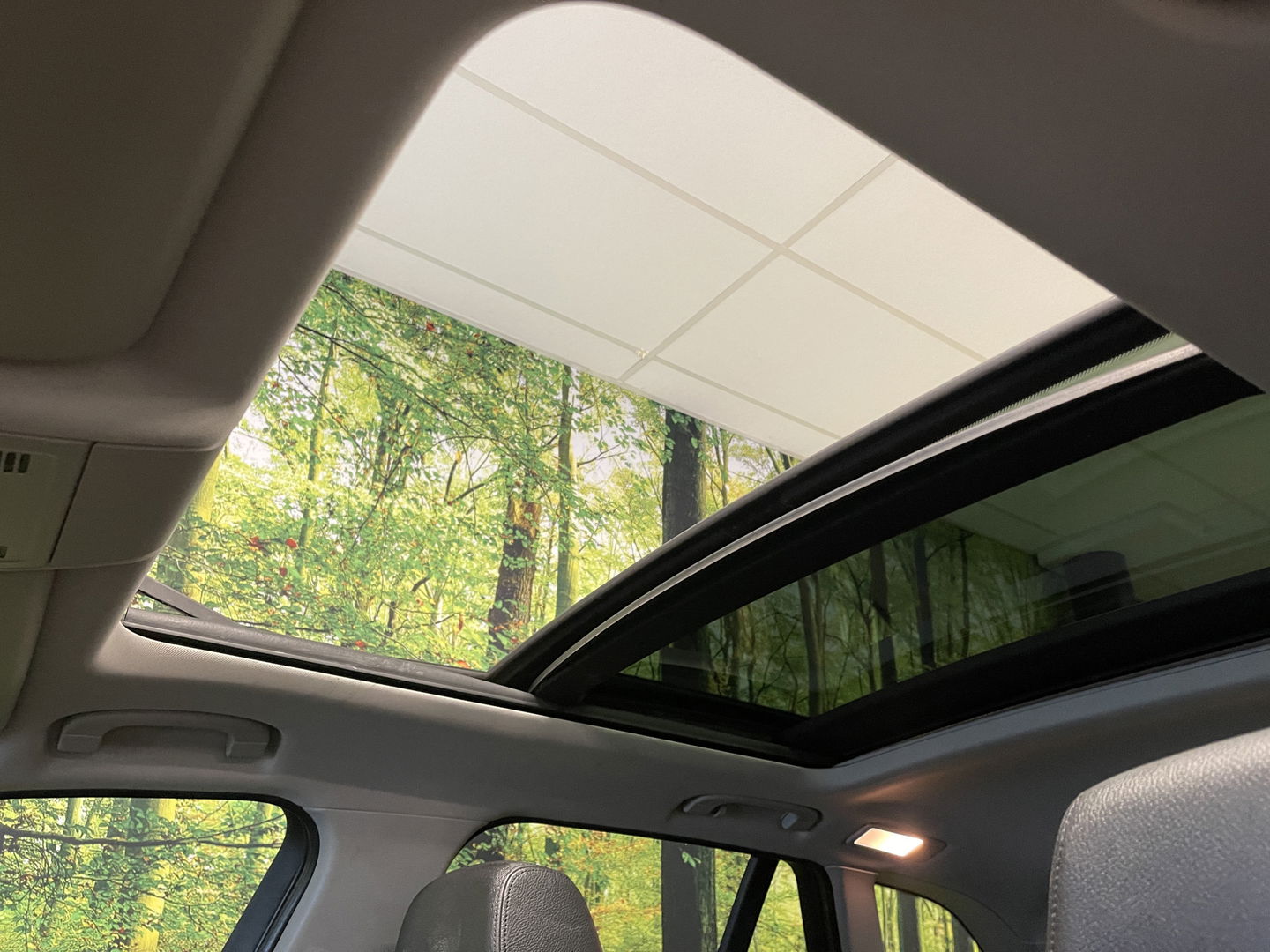 BMW X1 sDrive20i Upgrade Edition | Panorama dak | Origineel Nederlands | Cruise Control | Airconditioning | Parkeersensoren | Bluetooth |