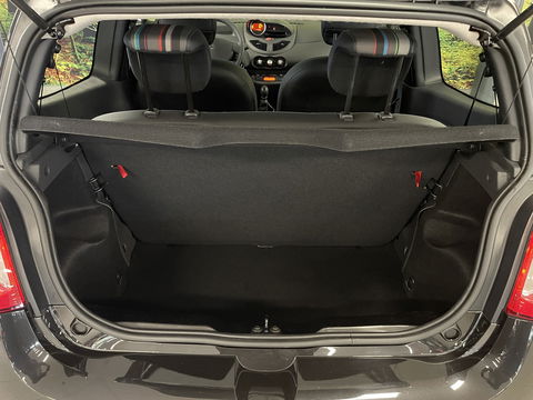 Renault Twingo 1.2 16V Parisienne | Origineel Nederlands | 1e Eigenaar | Airconditioning | Bluetooth | Elektrische Ramen | Isofix | USB | Aux |