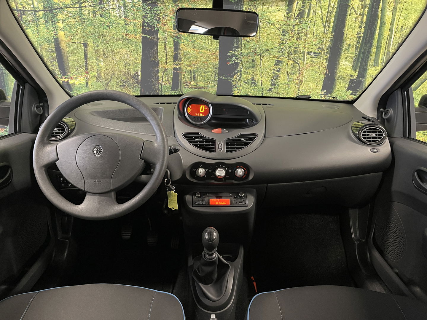Renault Twingo 1.2 16V Parisienne | Origineel Nederlands | 1e Eigenaar | Airconditioning | Bluetooth | Elektrische Ramen | Isofix | USB | Aux |