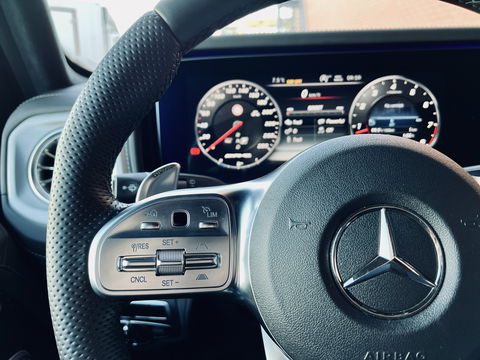 Mercedes-Benz G-Klasse 63 AMG Premium Plus | V8 | Burmester | 22" Lichtmetaal | Lederen bekleding | Massage | Widescreen | Alcantara hemelbekleding | Schuif/kantel dak |