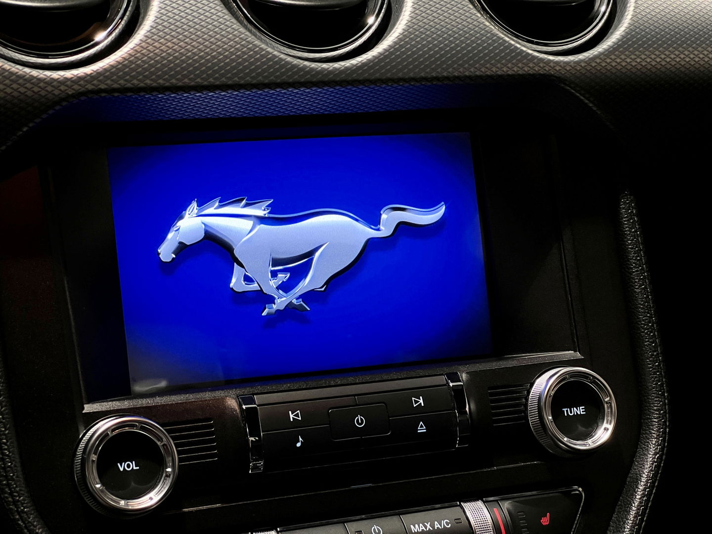 Ford Mustang Fastback 5.0 GT California Special | Handgeschakeld! | 422 PK | Camera | Stoelventilatie | Stoelverwarming | Navigatie | Leder | LED | Laptimer | Dodehoeksensor | Cruise Control | Keyless Go/Keyless Entry |