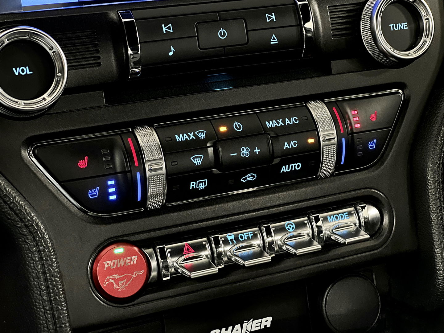 Ford Mustang Fastback 5.0 GT California Special | Handgeschakeld! | 422 PK | Camera | Stoelventilatie | Stoelverwarming | Navigatie | Leder | LED | Laptimer | Dodehoeksensor | Cruise Control | Keyless Go/Keyless Entry |