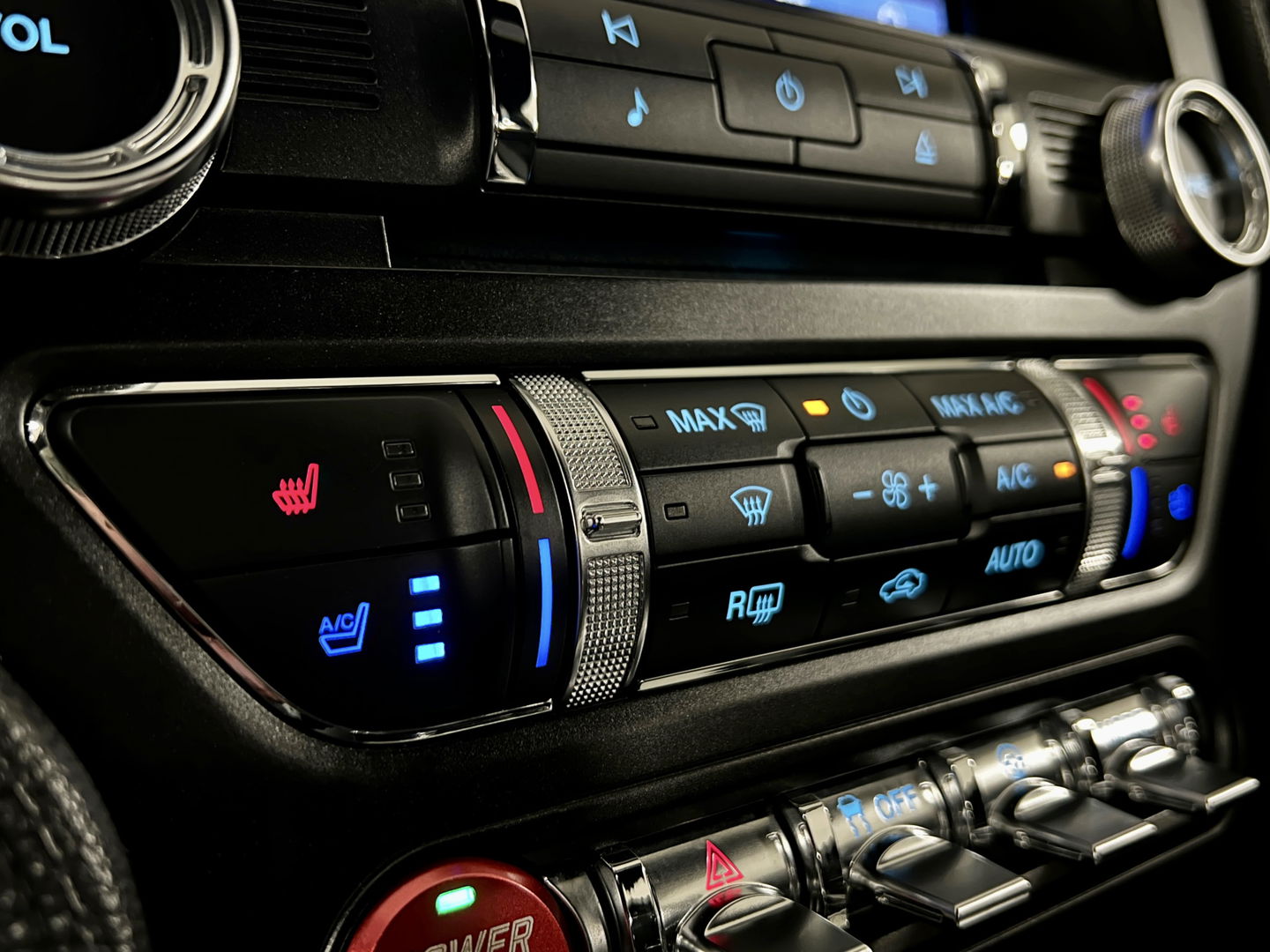 Ford Mustang Fastback 5.0 GT California Special | Handgeschakeld! | 422 PK | Camera | Stoelventilatie | Stoelverwarming | Navigatie | Leder | LED | Laptimer | Dodehoeksensor | Cruise Control | Keyless Go/Keyless Entry |